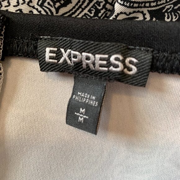 EXPRESS Black & White Zipped Paisley Pattern Cropped Top - Picture 9 of 9